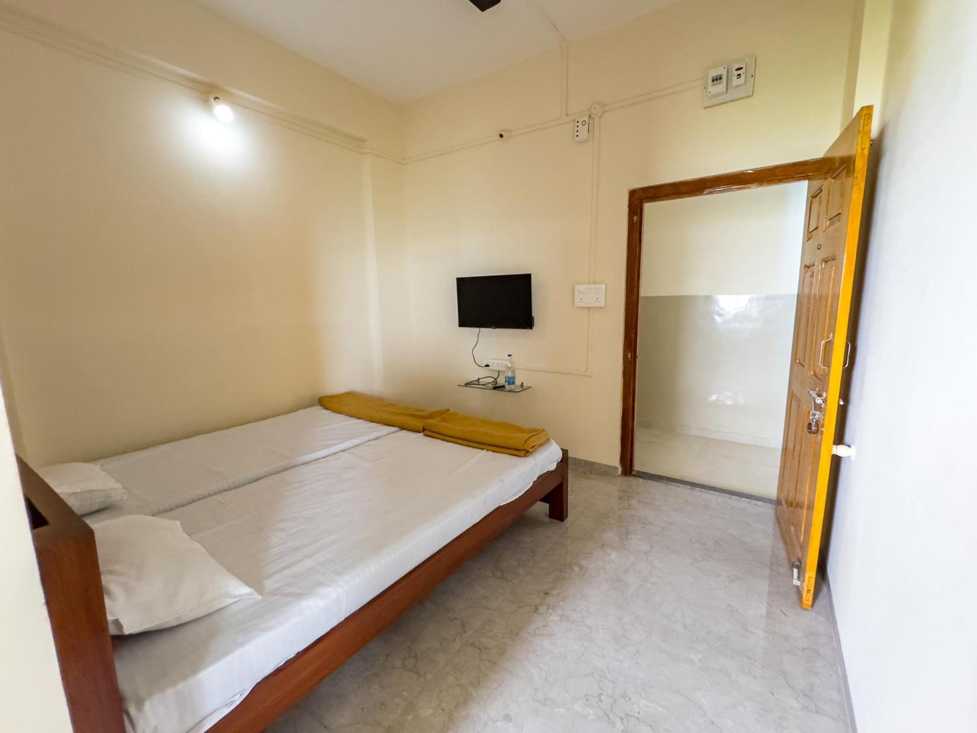 Punekar Bhavan Akalkot Værelse billede